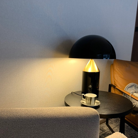 Metal mushroom table lamp